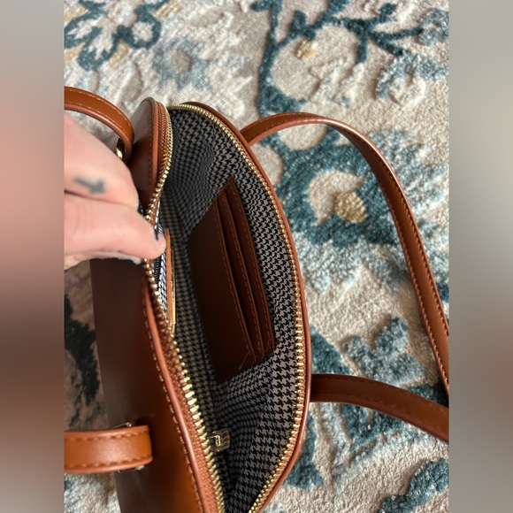 Madison West chestnut brown shoulder bag - Picture 4 of 5